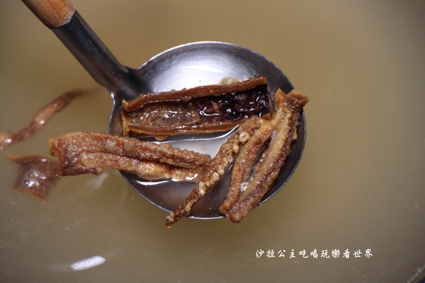 王子鴻精緻鍋物(原:王子鴻異國精緻火鍋):三重美食『王子鴻精緻鍋物』涮涮鍋/火鍋/打卡優惠/副餐.飲料.冰淇淋無限供應/捷運台北橋站