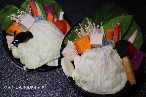 王子鴻精緻鍋物(原:王子鴻異國精緻火鍋):三重美食『王子鴻精緻鍋物』涮涮鍋/火鍋/打卡優惠/副餐.飲料.冰淇淋無限供應/捷運台北橋站