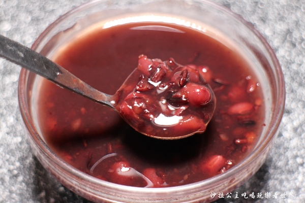 王子鴻精緻鍋物(原:王子鴻異國精緻火鍋):三重美食『王子鴻精緻鍋物』涮涮鍋/火鍋/打卡優惠/副餐.飲料.冰淇淋無限供應/捷運台北橋站