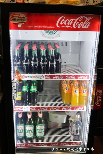 王子鴻精緻鍋物(原:王子鴻異國精緻火鍋):三重涮涮鍋/火鍋『王子鴻精緻鍋物』副餐/甜湯/飲料/冰淇淋無限供應/吃的到南洋風味鍋底/捷運台北橋站