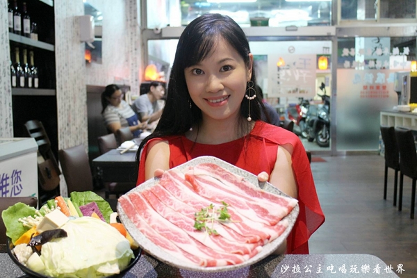 王子鴻精緻鍋物(原:王子鴻異國精緻火鍋):三重美食『王子鴻精緻鍋物』涮涮鍋/火鍋/打卡優惠/副餐.飲料.冰淇淋無限供應/捷運台北橋站