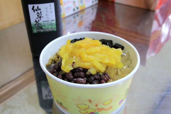 星大王甜品專賣店：【桃園美食】星大王甜品專賣~人氣古早味冰品/米苔目和芋圓口感Q彈/(隱藏版的)鳳梨芋圓冰/鳳梨綜合冰好吃