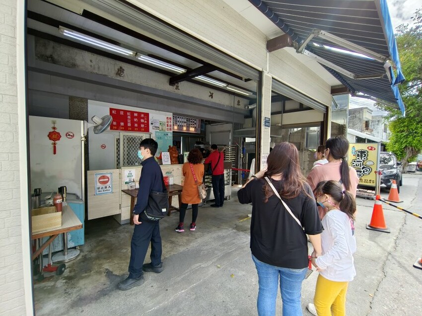 【台東美食】纏記舊街東河包子.在地人狂推美味肉包!芝麻包推薦!