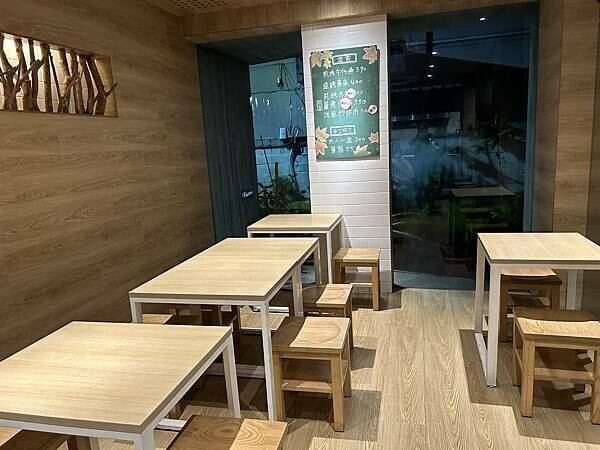 台南市東區【台南東區】井選日式定食～成大商圈18巷被日式定食耽誤的布丁店。