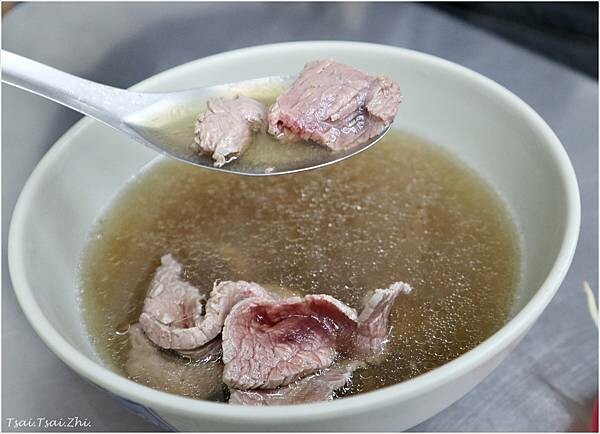 [台南中西區]鬍鬚忠牛肉湯|在地創立超過20年，只賣晚上及凌