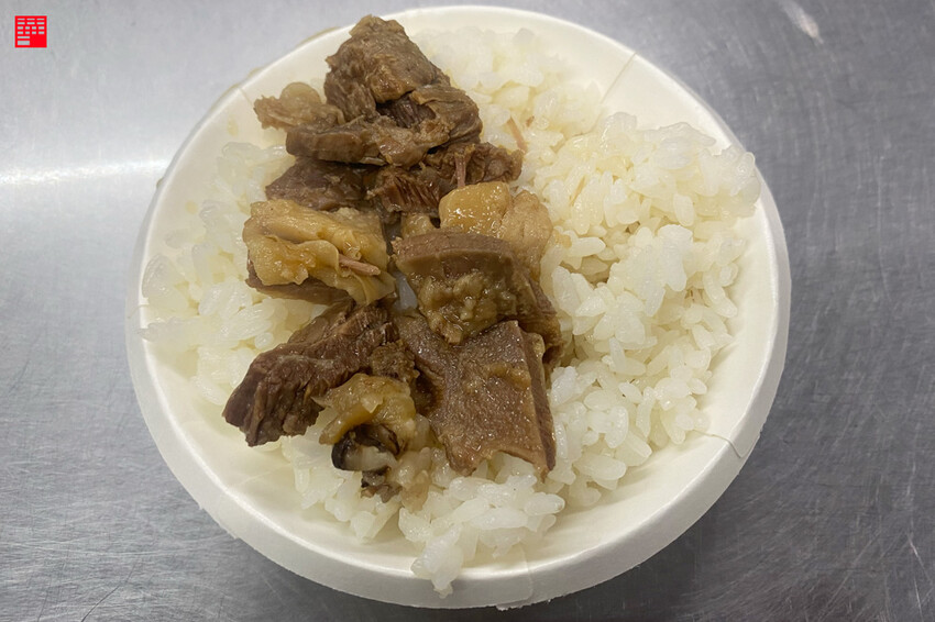 台南中西區美食/在地人激推鬍鬚忠牛肉湯!牛肉湯分三種等級各有魅力