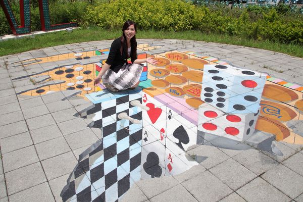 新北市鶯歌二橋綠家園：【新北市鶯歌景點】二橋綠家園綠意盎然~環保浪漫LOVE造景，3D撲克牌魔術彩繪世界