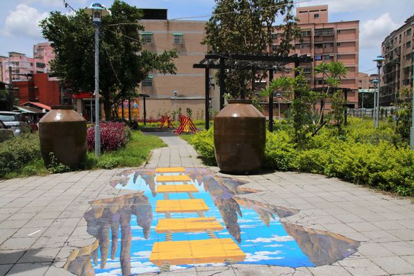新北市鶯歌二橋綠家園：【新北市鶯歌景點】二橋綠家園綠意盎然~環保浪漫LOVE造景，3D撲克牌魔術彩繪世界