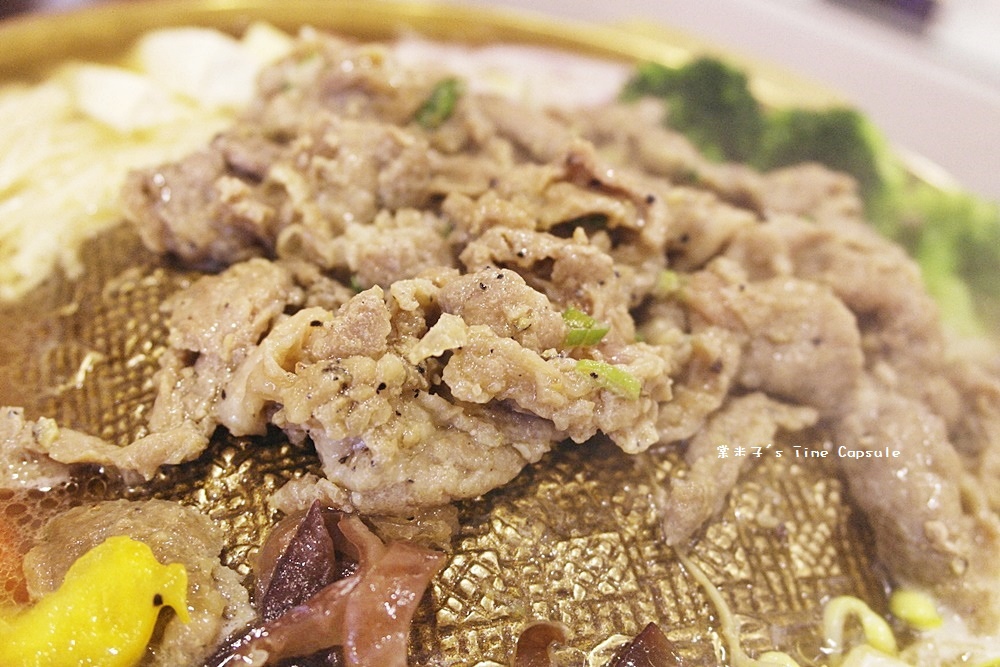 [台南佳里]韓春館 韓式料理-小錢也能吃大餐~銅盤烤肉+起司石鍋拌飯+人參糯米雞湯+起司年糕+海鮮泡菜煎餅!!味道超棒!