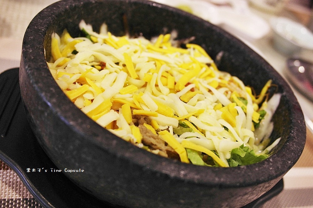 [台南佳里]韓春館 韓式料理-小錢也能吃大餐~銅盤烤肉+起司石鍋拌飯+人參糯米雞湯+起司年糕+海鮮泡菜煎餅!!味道超棒!