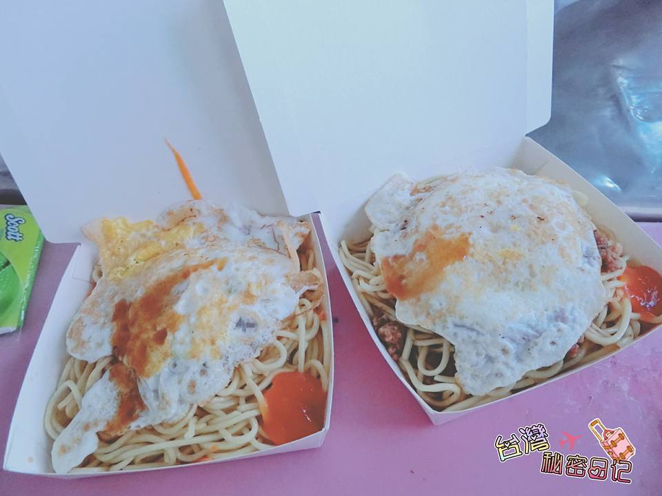 |台灣·台中·覓食| 逢甲大學活力の站早餐店·招牌炒麵一吃就上癮·薏仁牛奶滑順好喝