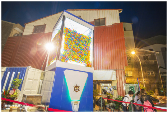 擁有兩層樓高的扭蛋機~號稱全台最大扭蛋🥚 IG新亮點✨