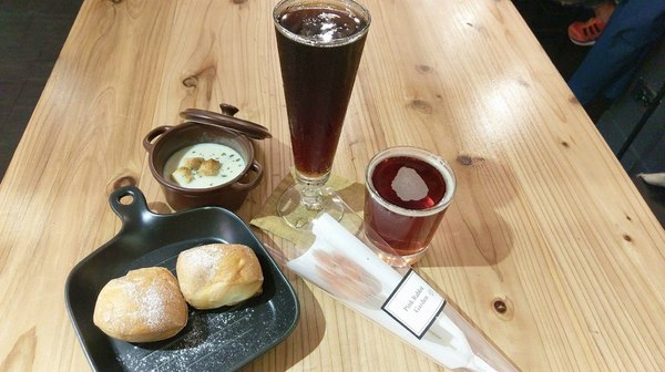 U NEED brunch&bistro:U NEED brunch&bistro-新北永和早午餐 近捷運頂溪站 除早午餐還有提供義大利麵和燉飯 店內的乾燥花牆太美太好拍(附菜單)