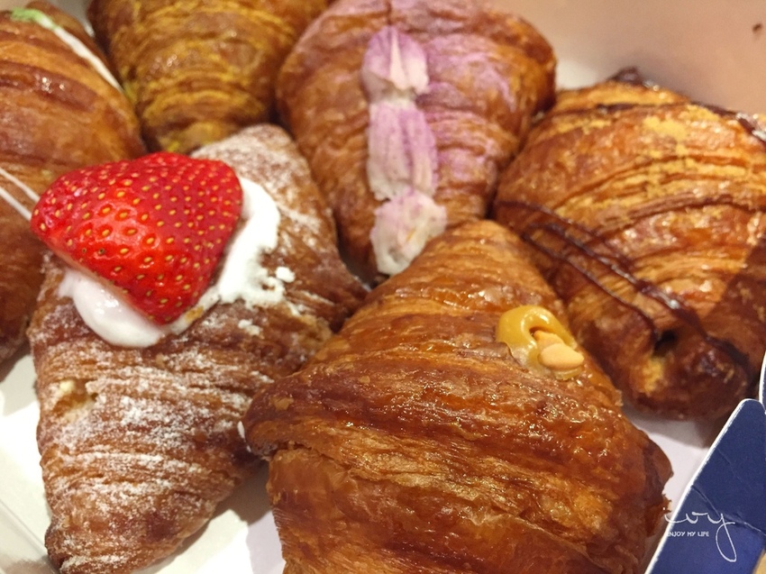 八月堂殿堂級可頌 新光三越左營店