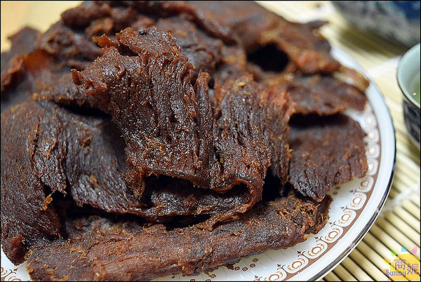 初心亭牛肉乾:台塑牛排私房多汁牛肉乾。初心亭。加了獨家牛汁地表最juicy牛肉乾一吃就上癮!@商妮吃喝遊樂