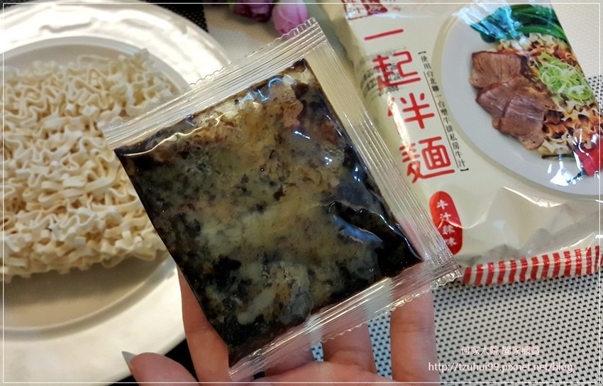 初心亭 牛汁拌麵+牛肉乾(原味&辣味) 08.jpg