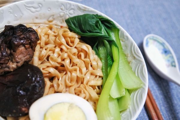 初心亭 牛汁拌麵