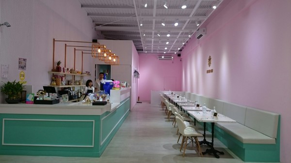 ICE FEVER CLUB 雪絨俱樂部：高雄~ICE FEVER CLUB 雪絨俱樂部~夏天就是要冰一下~超好拍的夢幻冰品店~