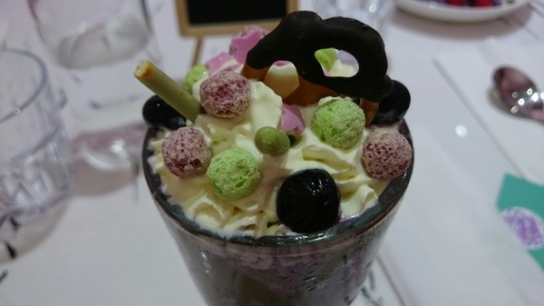 ICE FEVER CLUB 雪絨俱樂部：高雄~ICE FEVER CLUB 雪絨俱樂部~夏天就是要冰一下~超好拍的夢幻冰品店~