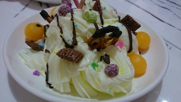 ICE FEVER CLUB 雪絨俱樂部：高雄~ICE FEVER CLUB 雪絨俱樂部~夏天就是要冰一下~超好拍的夢幻冰品店~