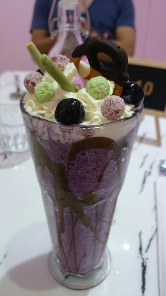 ICE FEVER CLUB 雪絨俱樂部：高雄~ICE FEVER CLUB 雪絨俱樂部~夏天就是要冰一下~超好拍的夢幻冰品店~