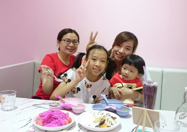 ICE FEVER CLUB 雪絨俱樂部：高雄~ICE FEVER CLUB 雪絨俱樂部~夏天就是要冰一下~超好拍的夢幻冰品店~