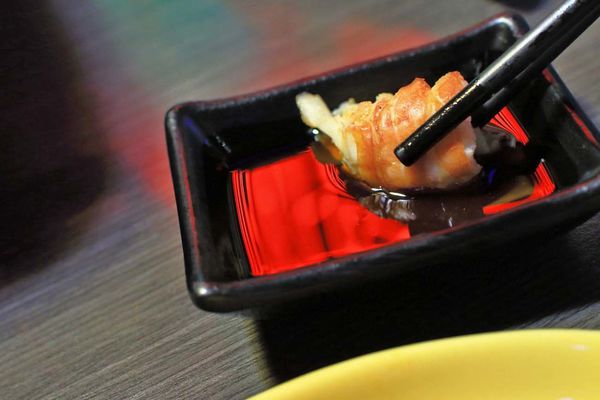 【中和美食】水貨炭火烤魚-一吃停不下手的巨無霸大份量美食！