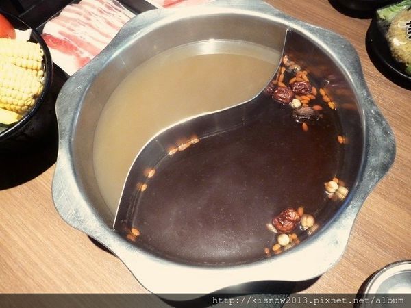 小當家海鮮鍋物(民權分店):23種海鮮選10種,適合火鍋聚餐之地-台北中山區靠近捷運中山國小站小當家海鮮鍋物(民權店)体驗心得 小當家海鮮鍋物(民權分店):23種海鮮選10種,適合火鍋聚餐之地-台北中山區靠近捷運中山國小站小當家海鮮鍋物(民權店)体驗心得