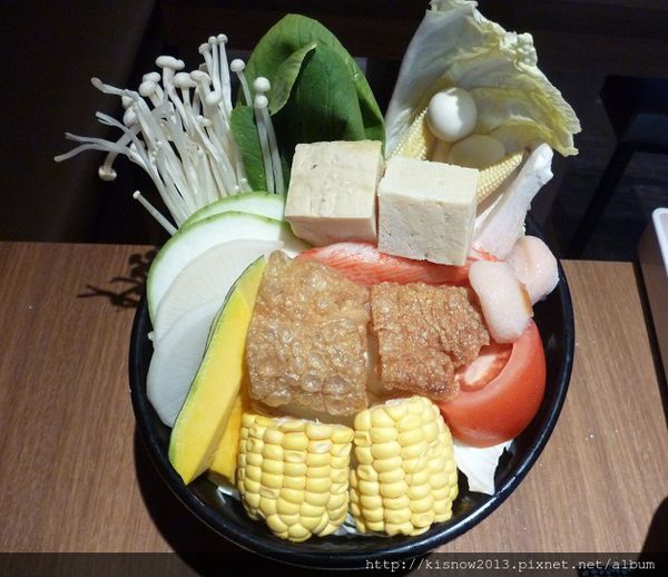 小當家海鮮鍋物(民權分店):23種海鮮選10種,適合火鍋聚餐之地-台北中山區靠近捷運中山國小站小當家海鮮鍋物(民權店)体驗心得 小當家海鮮鍋物(民權分店):23種海鮮選10種,適合火鍋聚餐之地-台北中山區靠近捷運中山國小站小當家海鮮鍋物(民權店)体驗心得