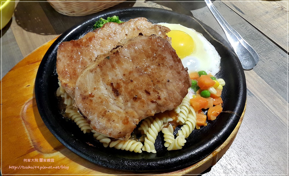 厚切牛排(林口店)+板橋亞東原創+桃園龜山牛排+機場捷運長庚醫院A8站旁 23.jpg