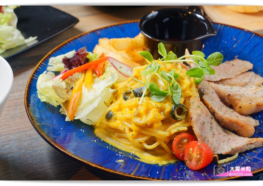 新北三重義式餐廳,黑邦廚房,冬季新品極黑豬南瓜奶油義大利麵,人氣限定萌貓慕斯蛋糕,超萌超可愛!捷運徐匯中學站美食推薦, - 大胃米粒 DAVID & MILLY