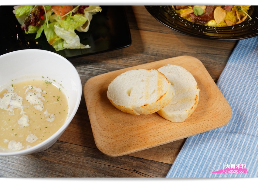 新北三重義式餐廳,黑邦廚房,冬季新品極黑豬南瓜奶油義大利麵,人氣限定萌貓慕斯蛋糕,超萌超可愛!捷運徐匯中學站美食推薦, - 大胃米粒 DAVID & MILLY