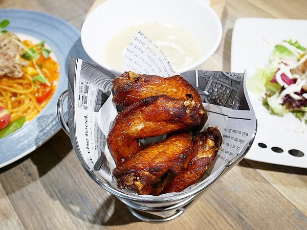 黑邦廚房：黑邦廚房-新北三重義式料理  巷弄中的小店藏著美味手作餐點  各國特色風味都嚐得到