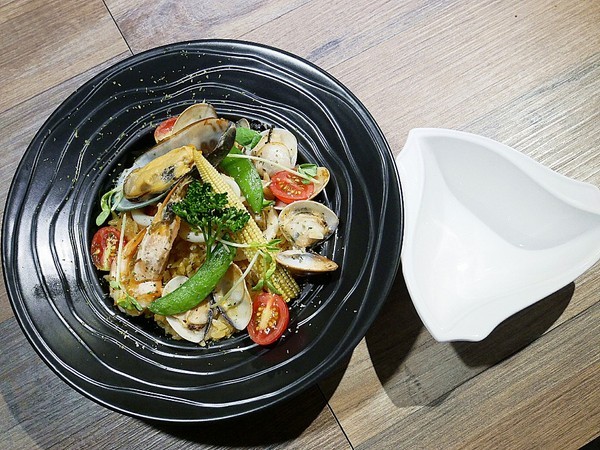 黑邦廚房：黑邦廚房-新北三重義式料理  巷弄中的小店藏著美味手作餐點  各國特色風味都嚐得到