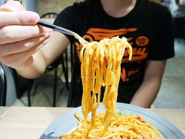 黑邦廚房：黑邦廚房-新北三重義式料理  巷弄中的小店藏著美味手作餐點  各國特色風味都嚐得到