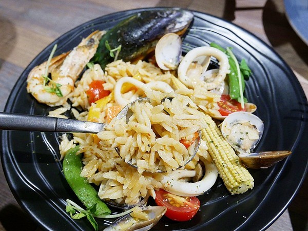 黑邦廚房：黑邦廚房-新北三重義式料理  巷弄中的小店藏著美味手作餐點  各國特色風味都嚐得到