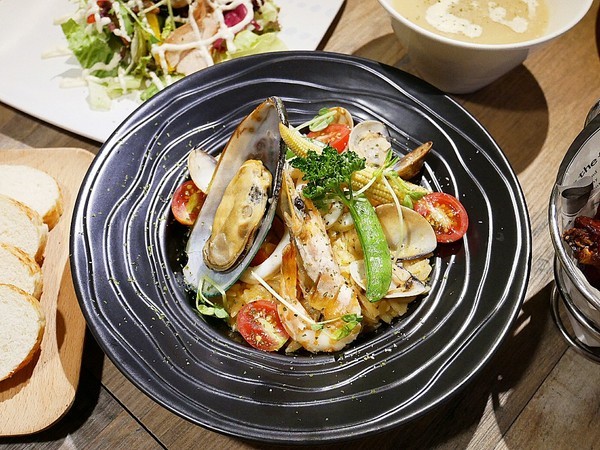 黑邦廚房：黑邦廚房-新北三重義式料理  巷弄中的小店藏著美味手作餐點  各國特色風味都嚐得到