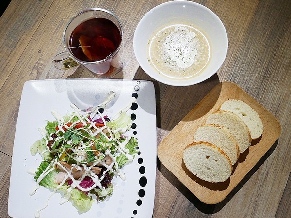 黑邦廚房：黑邦廚房-新北三重義式料理  巷弄中的小店藏著美味手作餐點  各國特色風味都嚐得到