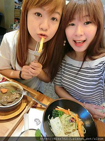 當樂咖啡●新北板橋區光正街 板橋早午餐下午茶推薦復古控必來 蘋果咖哩燉肉爆炸好吃 懷舊時光好自在 當樂咖啡●新北板橋區光正街 板橋早午餐下午茶推薦復古控必來 蘋果咖哩燉肉爆炸好吃 懷舊時光好自在