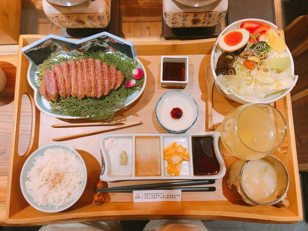 高雄✿萩椛炸牛排 牛かつ專門店✿食尚玩家推薦 ! 真心好吃的炸牛排 牛肉料理在這!!