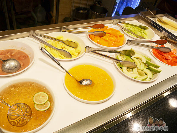 台北非常美14-冰料還提供有新鮮水果