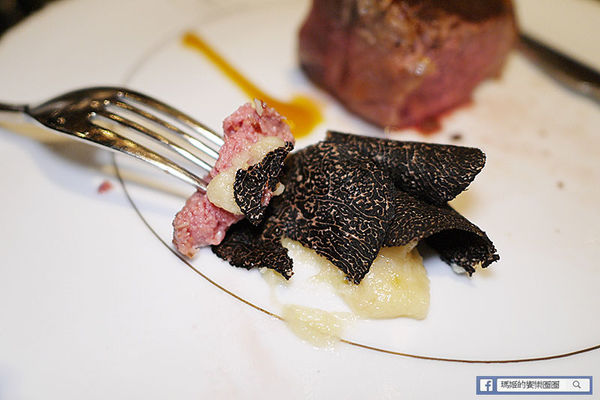 宜蘭美食【饗宴鐵板燒】絕美風味美國藍鑽級羊肉大餐初體驗。互動式創意精緻無菜單鐵板燒。宜蘭鐵板燒推薦