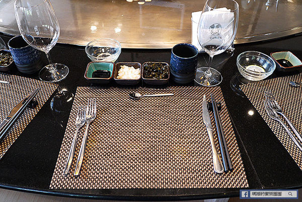 宜蘭美食【饗宴鐵板燒】絕美風味美國藍鑽級羊肉大餐初體驗。互動式創意精緻無菜單鐵板燒。宜蘭鐵板燒推薦