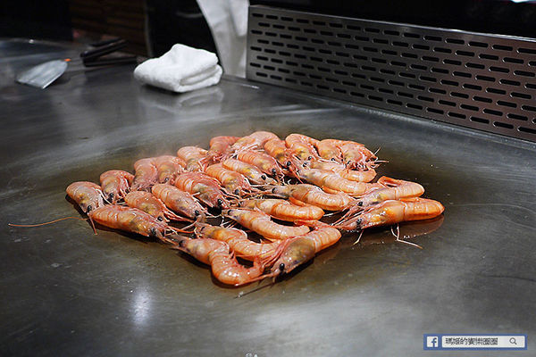 宜蘭美食【饗宴鐵板燒】絕美風味美國藍鑽級羊肉大餐初體驗。互動式創意精緻無菜單鐵板燒。宜蘭鐵板燒推薦