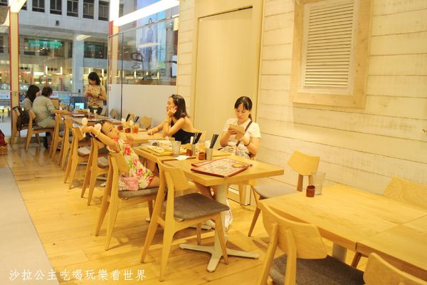 御盤de食堂(微風北車店):台北車站日式定食『御盤de食堂(微風北車店)』現做手工漢堡排每日限量/北車店獨享豆腐甜甜球