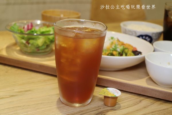 御盤de食堂(微風北車店):台北車站日式定食『御盤de食堂(微風北車店)』現做手工漢堡排每日限量/北車店獨享豆腐甜甜球