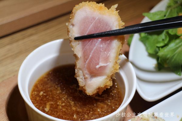 御盤de食堂(微風北車店):台北車站日式定食『御盤de食堂(微風北車店)』現做手工漢堡排每日限量/北車店獨享豆腐甜甜球