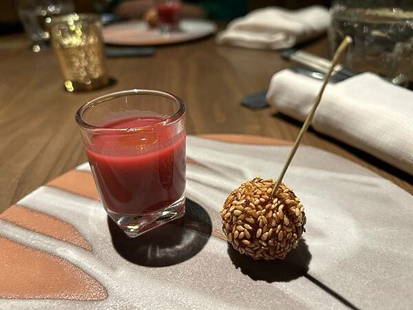 【Foodie】一波三折的摘星之旅｜台北大安。Longtai