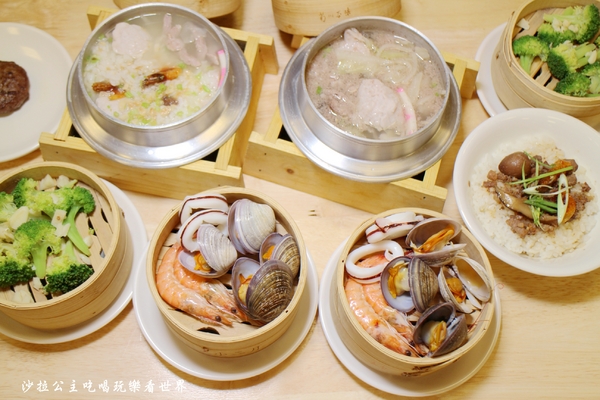 小二月飯湯(新莊幸福店)：食尚玩家介紹.新莊美食『小二月飯湯(新莊幸福店)』一個人也能吃迷你版蒸籠海鮮塔火鍋