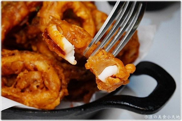 X-burger:台中南屯』X-Burger 美式餐廳║超邪惡宵夜美食。美式啤酒bar、運動餐廳、夜店風,火山熔岩起司牛肉堡只要1元?!!!